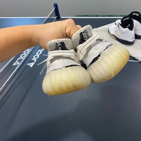 Yeezy 350 zebra - Picture 7 of 8